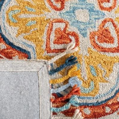 Gloria Medallion Tufted Accent Rug - Safavieh - Image 4