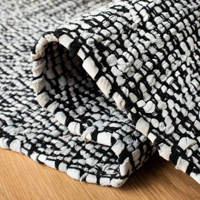 Racheal Geometric Accent Rug - Safavieh - Image 3