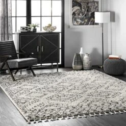 NuLOOM Vasiliki Moroccan Global Tassel Area Rug
